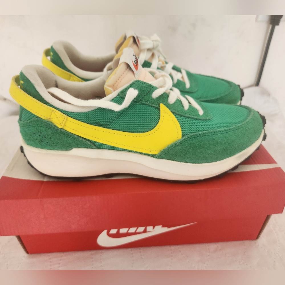 Nike waffle debut vintage stadium yellow and green shoes